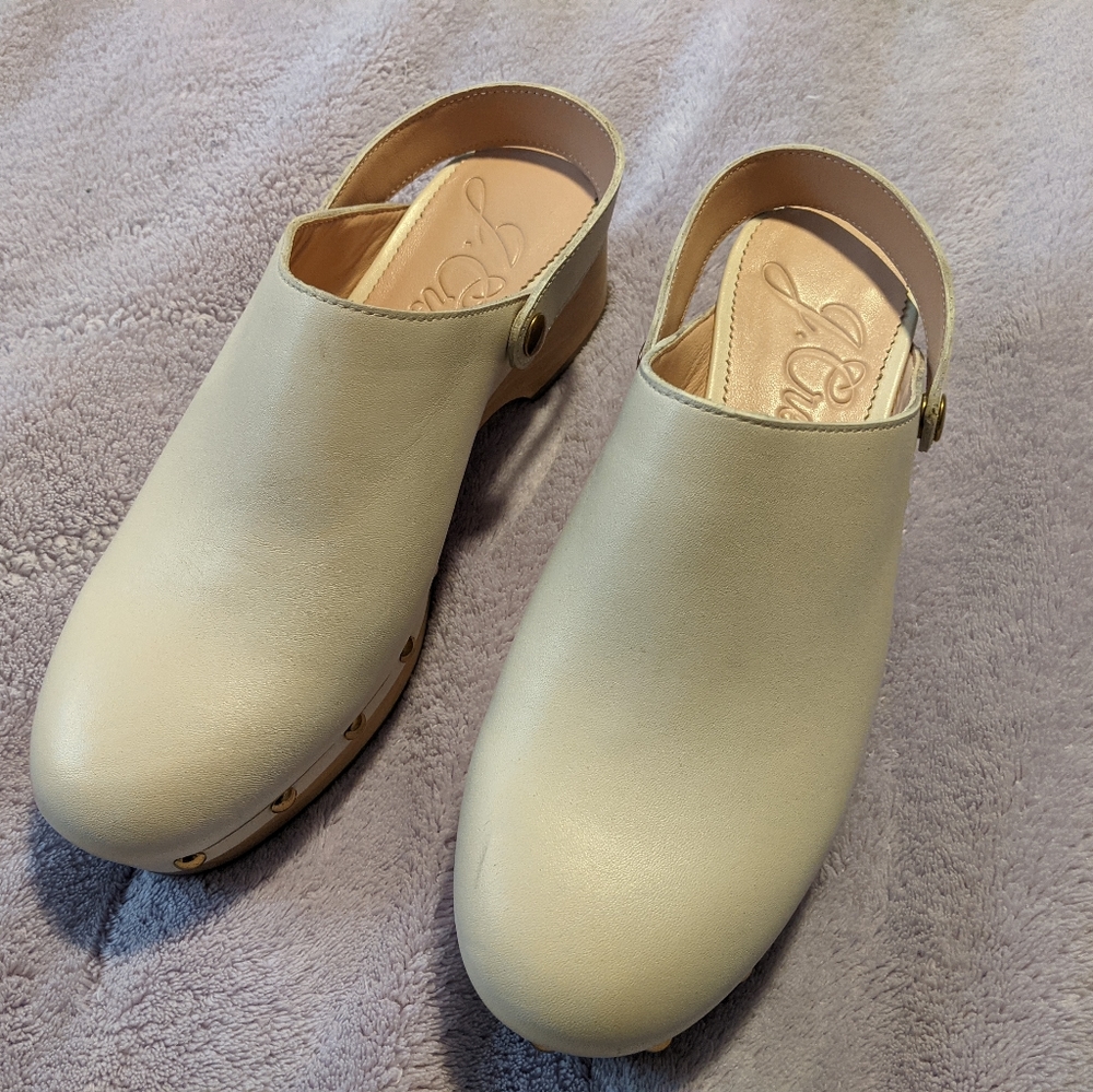 JCREW SWEDISH CLOGS STUDDED LEATHER SZ 7.5 - Picture 3 of 8